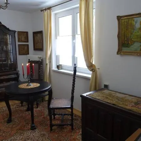 74m², Ruhige, Stilvolle 4-zimmerwohnung アパート